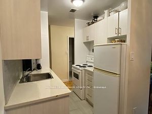 708-85 Lawton Boulevard, Toronto, ON, M4V 1Z7 - 8