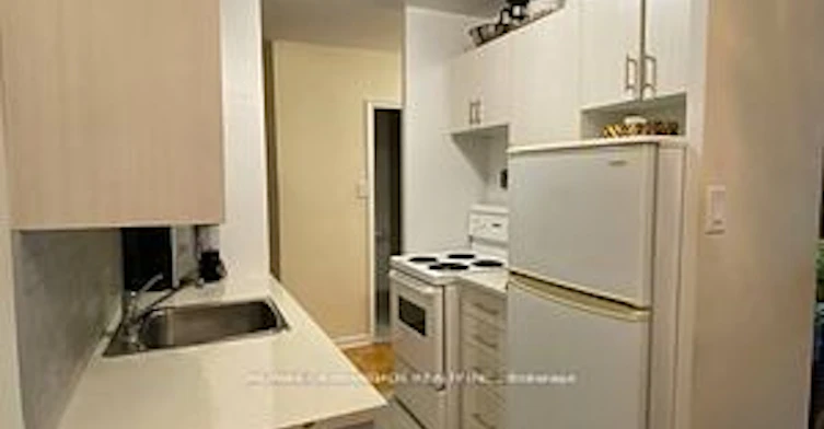 708-85 Lawton Boulevard, Toronto, ON, M4V 1Z7 - 8
