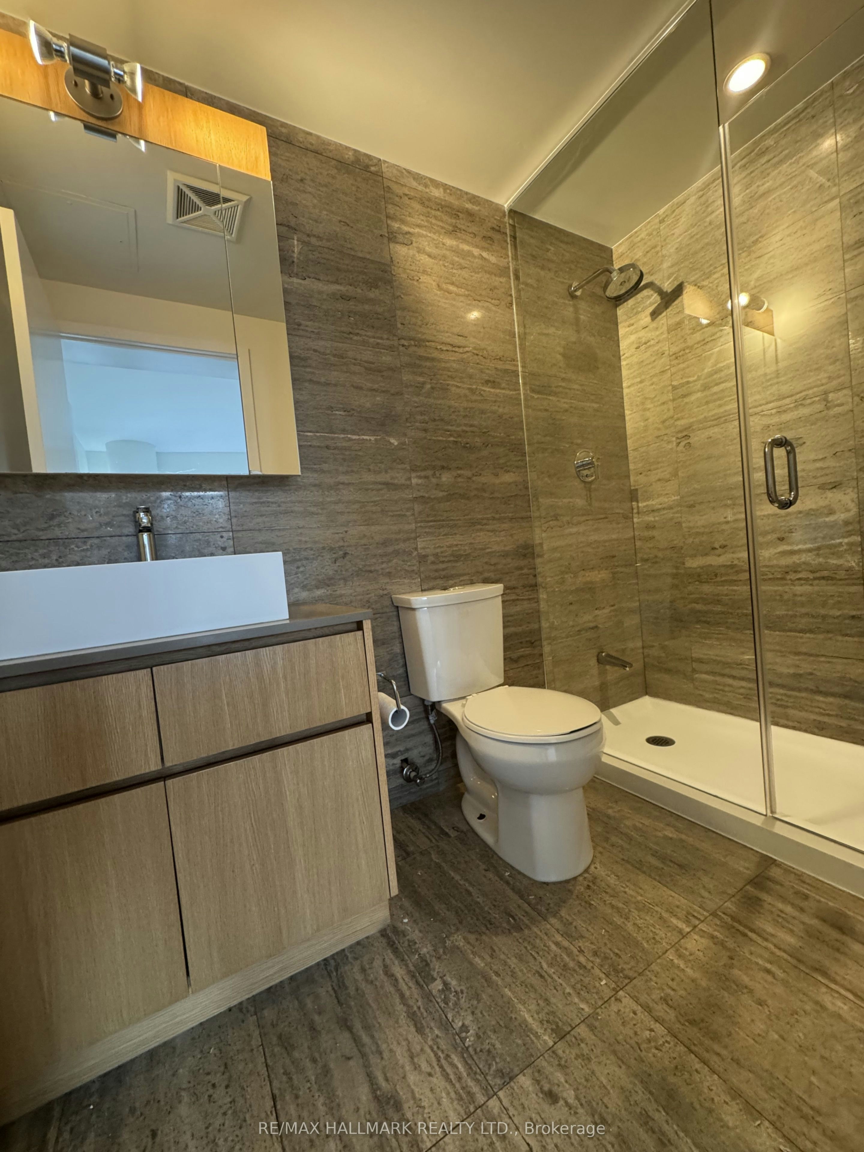 G19-33 Iceboat Terrace, Toronto, ON, M5A 4A5 - 12
