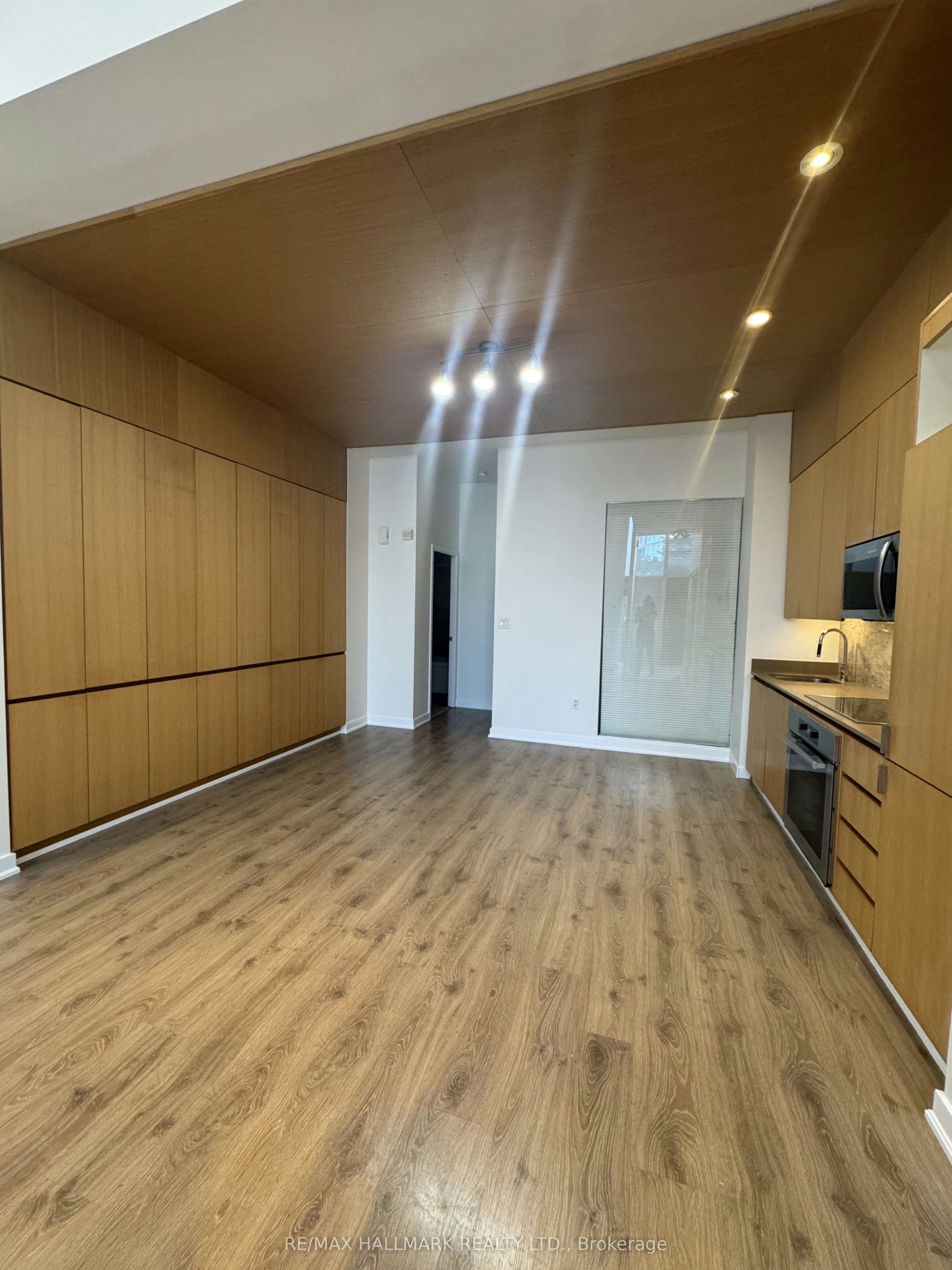 G19-33 Iceboat Terrace, Toronto, ON, M5A 4A5 - 5