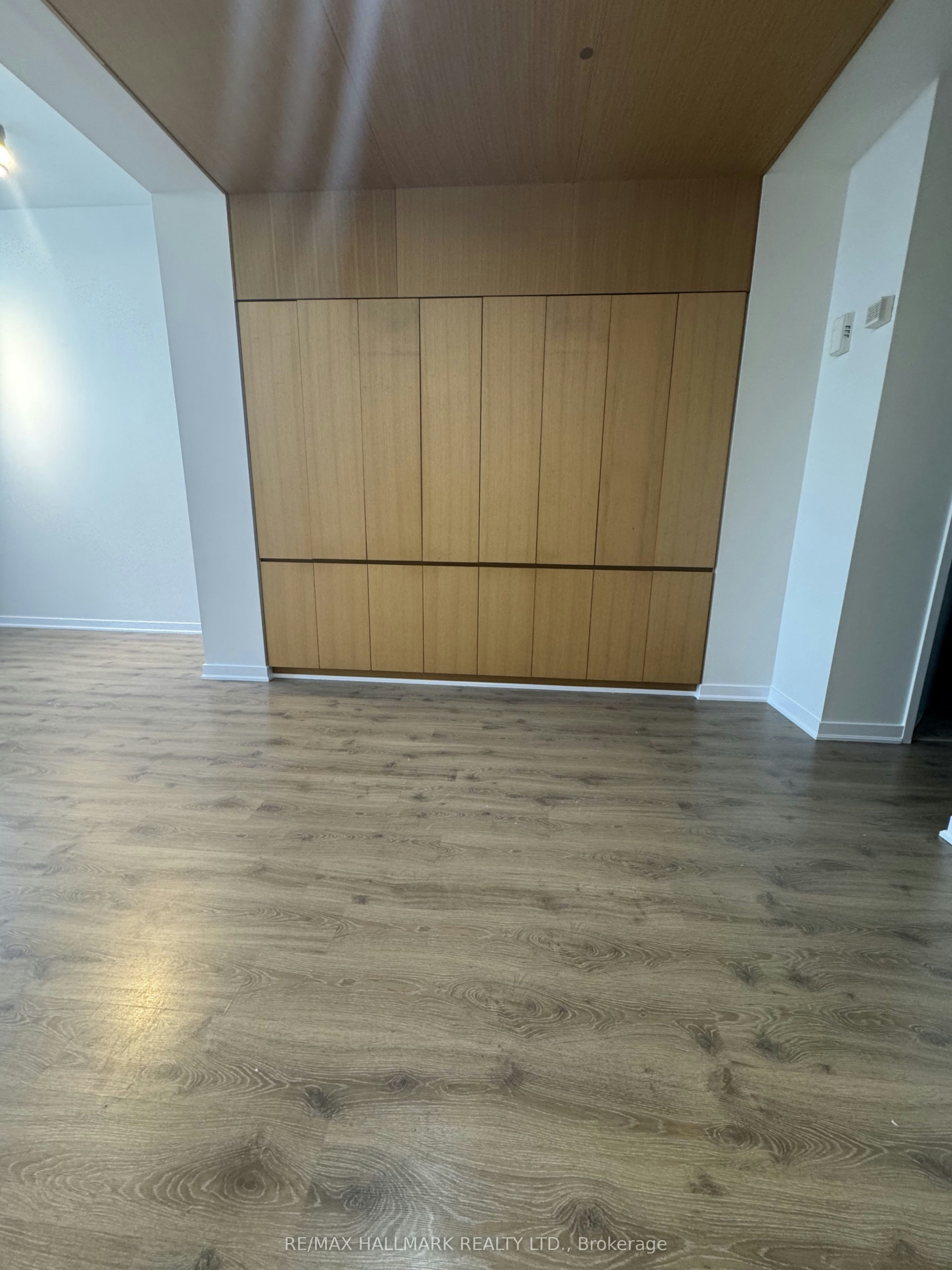 G19-33 Iceboat Terrace, Toronto, ON, M5A 4A5 - 4
