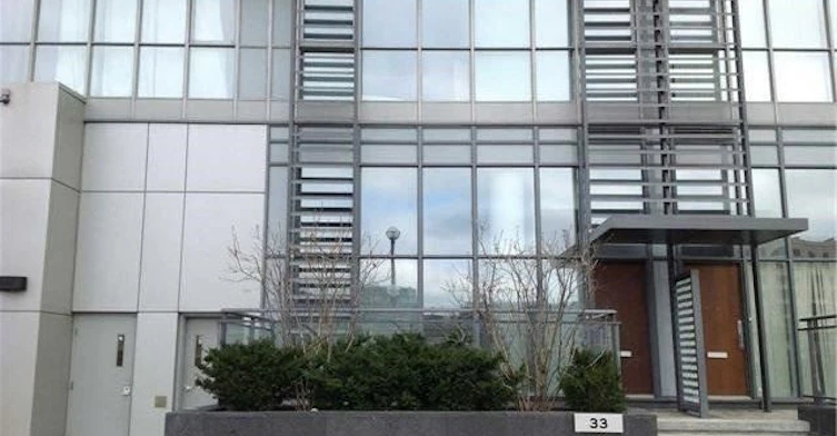 G19-33 Iceboat Terrace, Toronto, ON, M5A 4A5