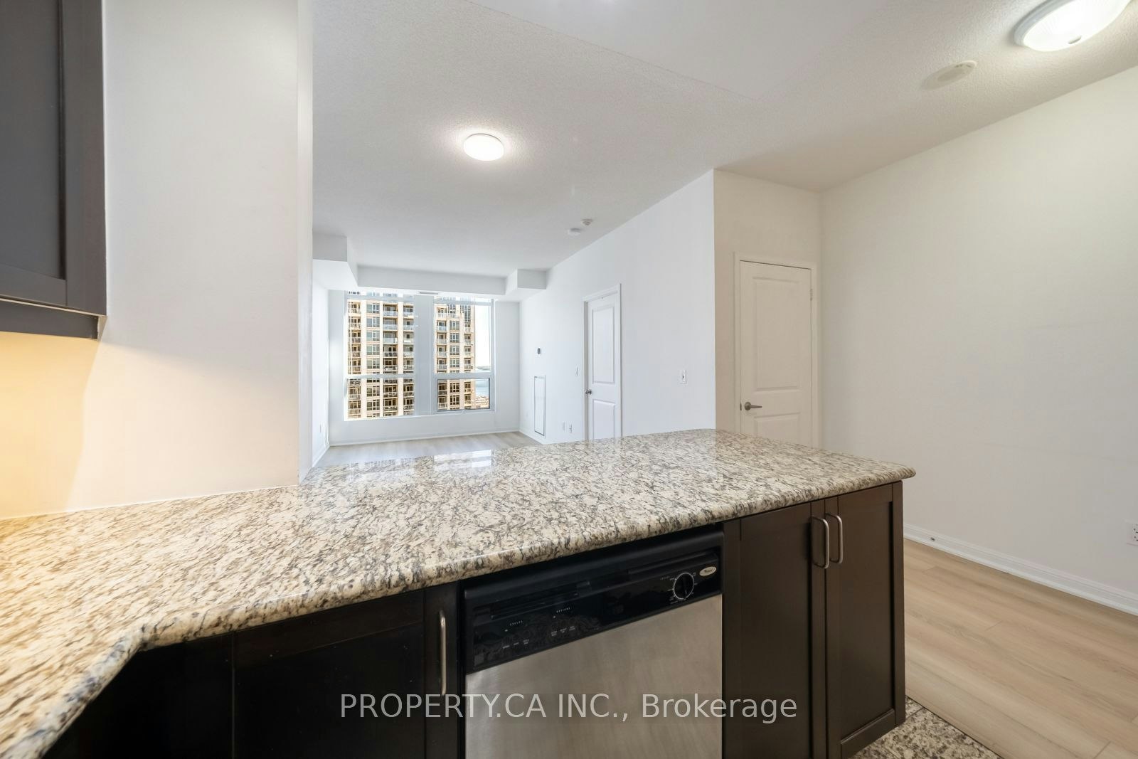 2103-628 Fleet Street, Toronto, ON, M5V 1A8 - 3