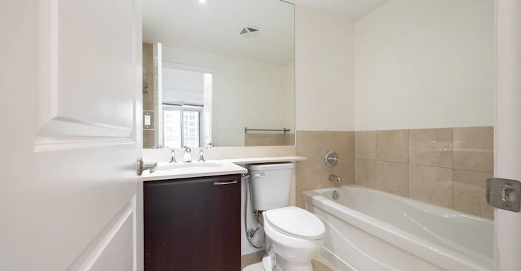 2103-628 Fleet Street, Toronto, ON, M5V 1A8 - 9