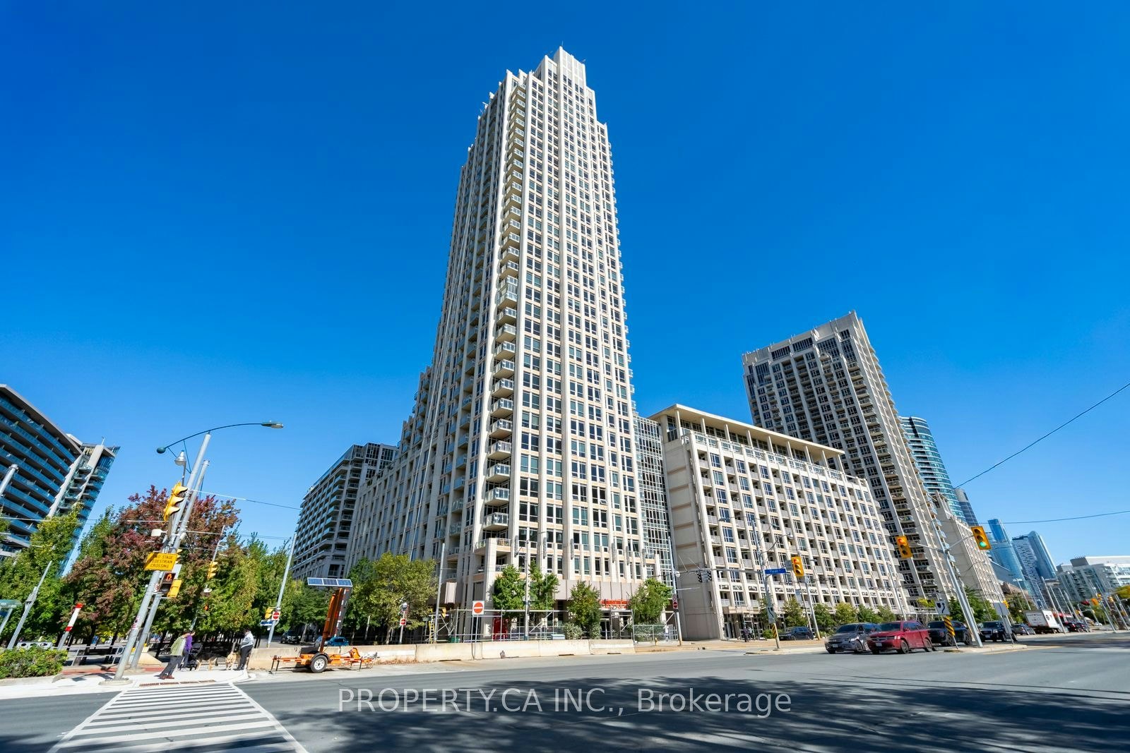 2103-628 Fleet Street, Toronto, ON, M5V 1A8