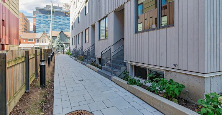 1a-45 Bellevue Avenue, Toronto, ON, M5T 2N5 - 32