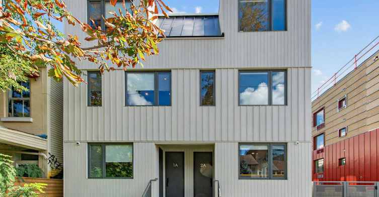 1a-45 Bellevue Avenue, Toronto, ON, M5T 2N5