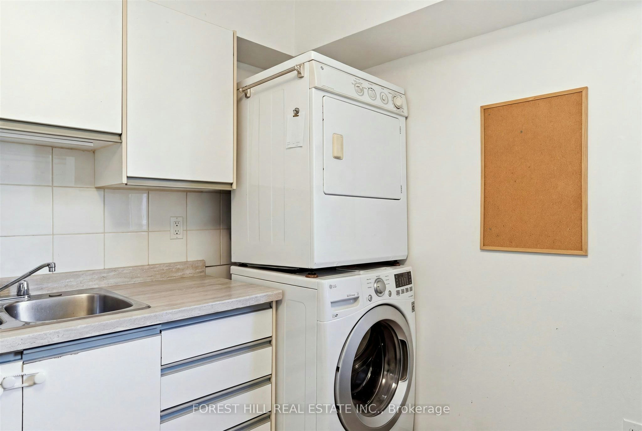 Unit A-1070 Avenue Road, Toronto, ON, M5N 2C9 - 19