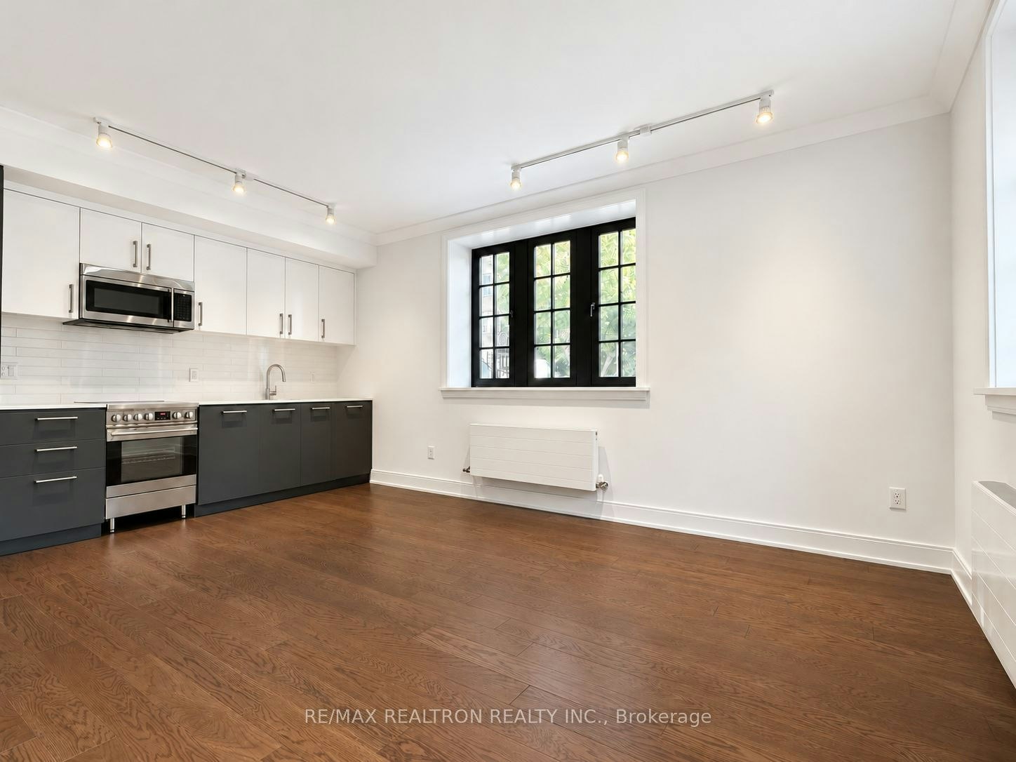 106-2 Clarendon Avenue, Toronto, ON, M4V 1H9