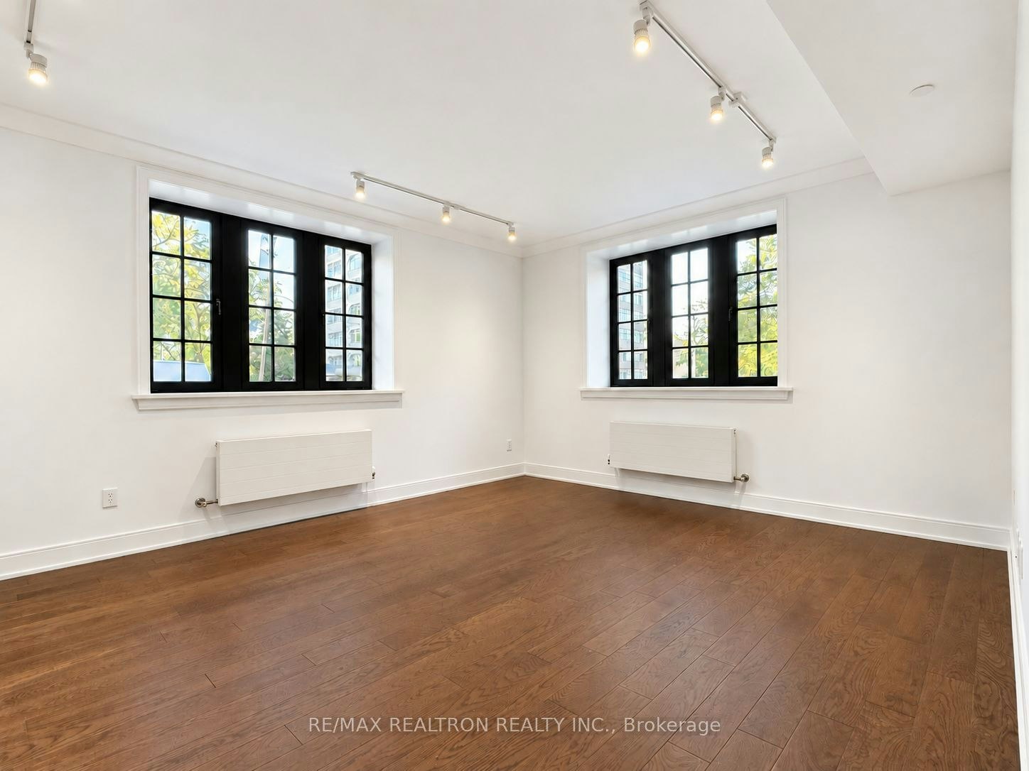 106-2 Clarendon Avenue, Toronto, ON, M4V 1H9 - 2