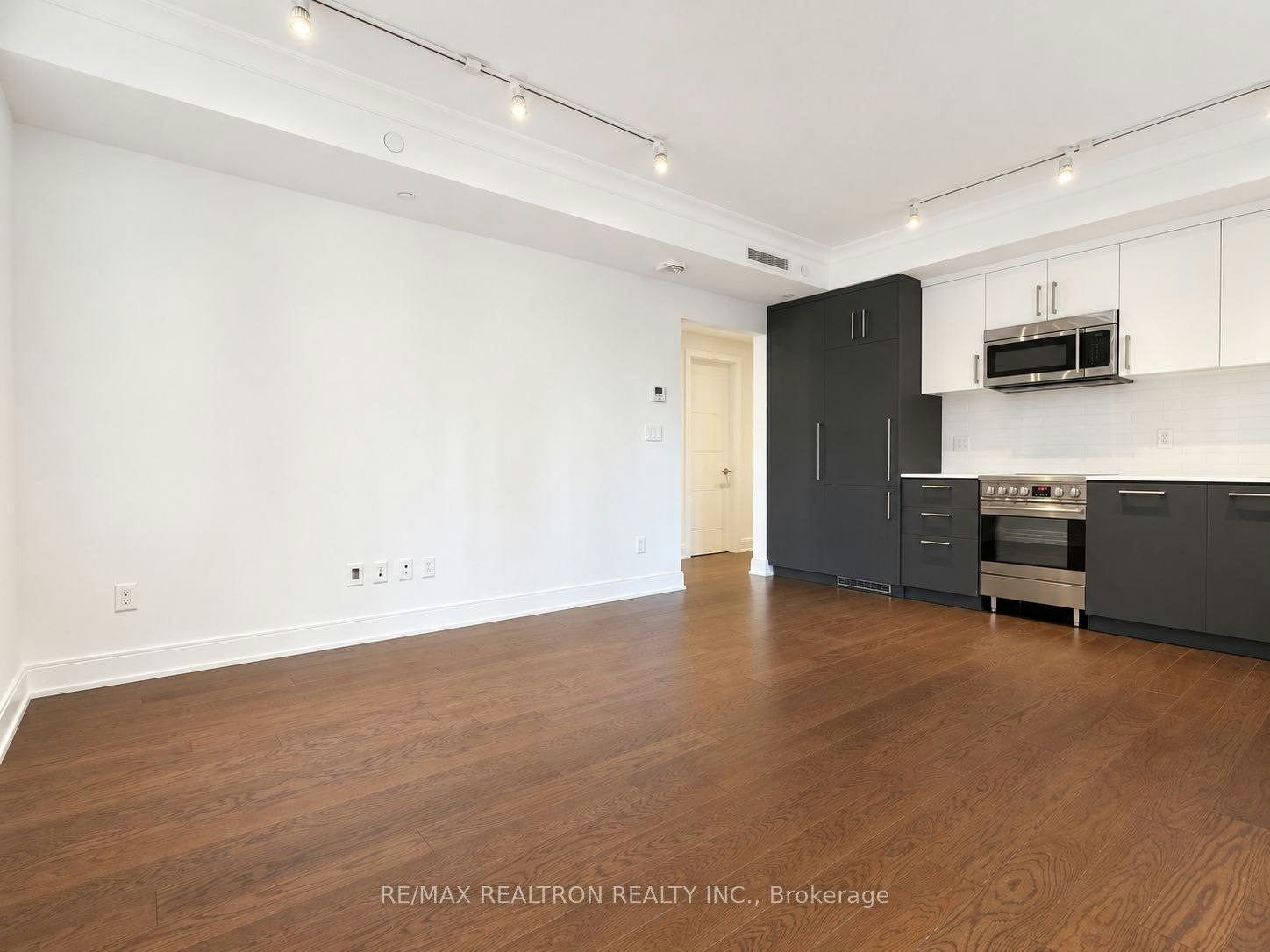 106-2 Clarendon Avenue, Toronto, ON, M4V 1H9 - 3