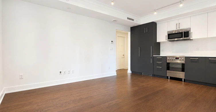 106-2 Clarendon Avenue, Toronto, ON, M4V 1H9 - 3
