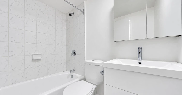 1104-9 Deer Park Crescent, Toronto, ON, M4V 2C4 - 12