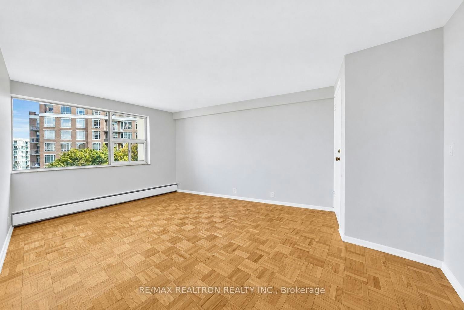1104-9 Deer Park Crescent, Toronto, ON, M4V 2C4 - 13