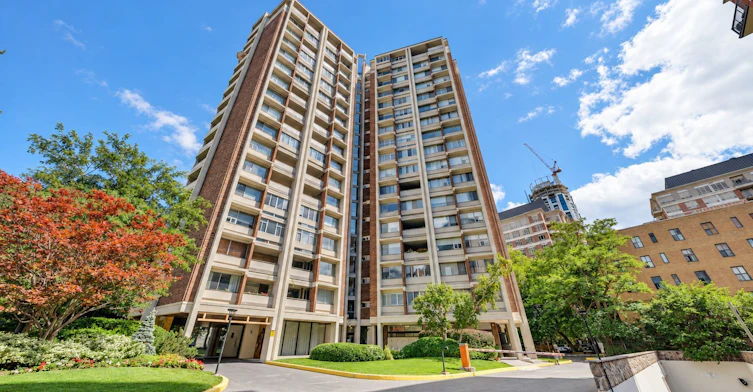 1104-9 Deer Park Crescent, Toronto, ON, M4V 2C4 - 22