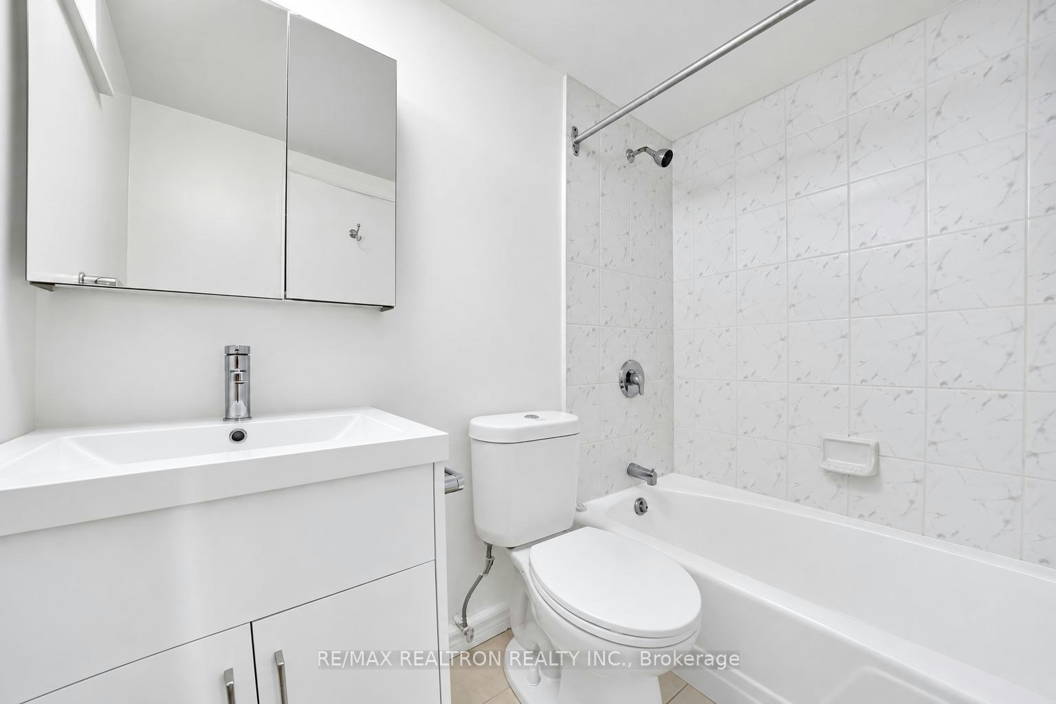 1104-9 Deer Park Crescent, Toronto, ON, M4V 2C4 - 16