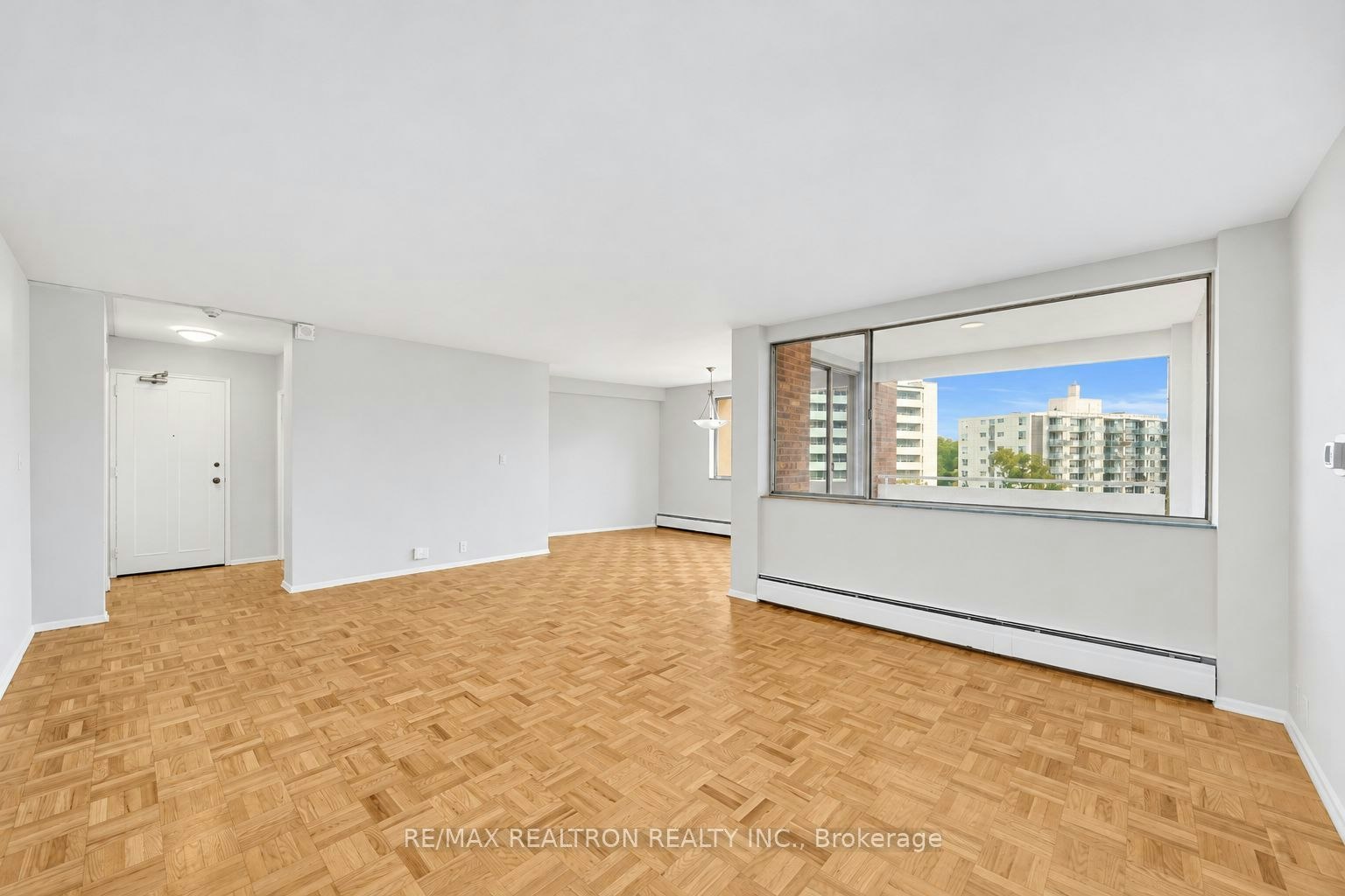 1104-9 Deer Park Crescent, Toronto, ON, M4V 2C4