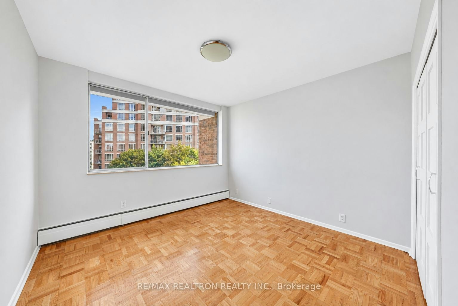 1104-9 Deer Park Crescent, Toronto, ON, M4V 2C4 - 10