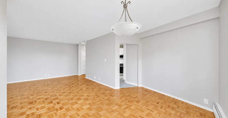 1104-9 Deer Park Crescent, Toronto, ON, M4V 2C4 - 2