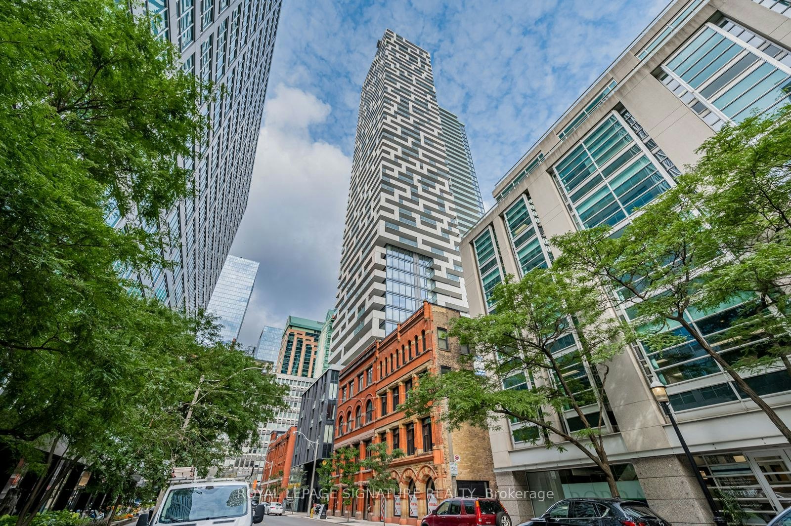 3707-20 Lombard Street, Toronto, ON, M5C 1M1