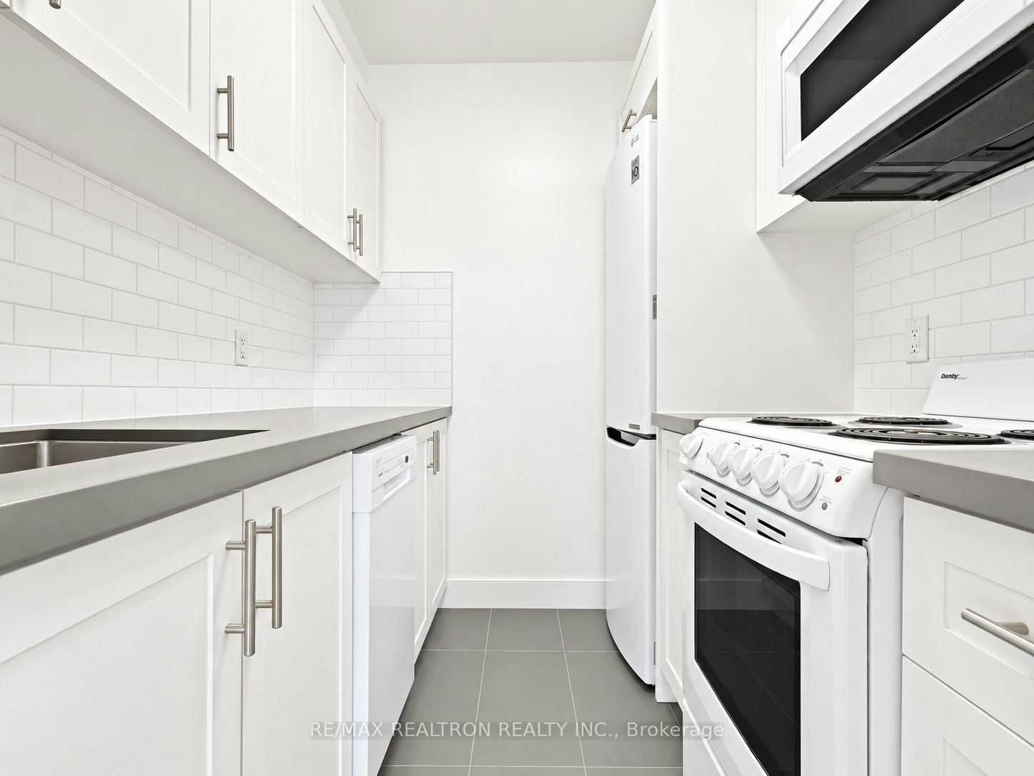 205-990 Avenue Road, Toronto, ON, M5P 2K8 - 5