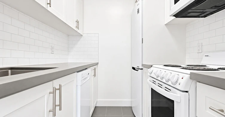 205-990 Avenue Road, Toronto, ON, M5P 2K8 - 5