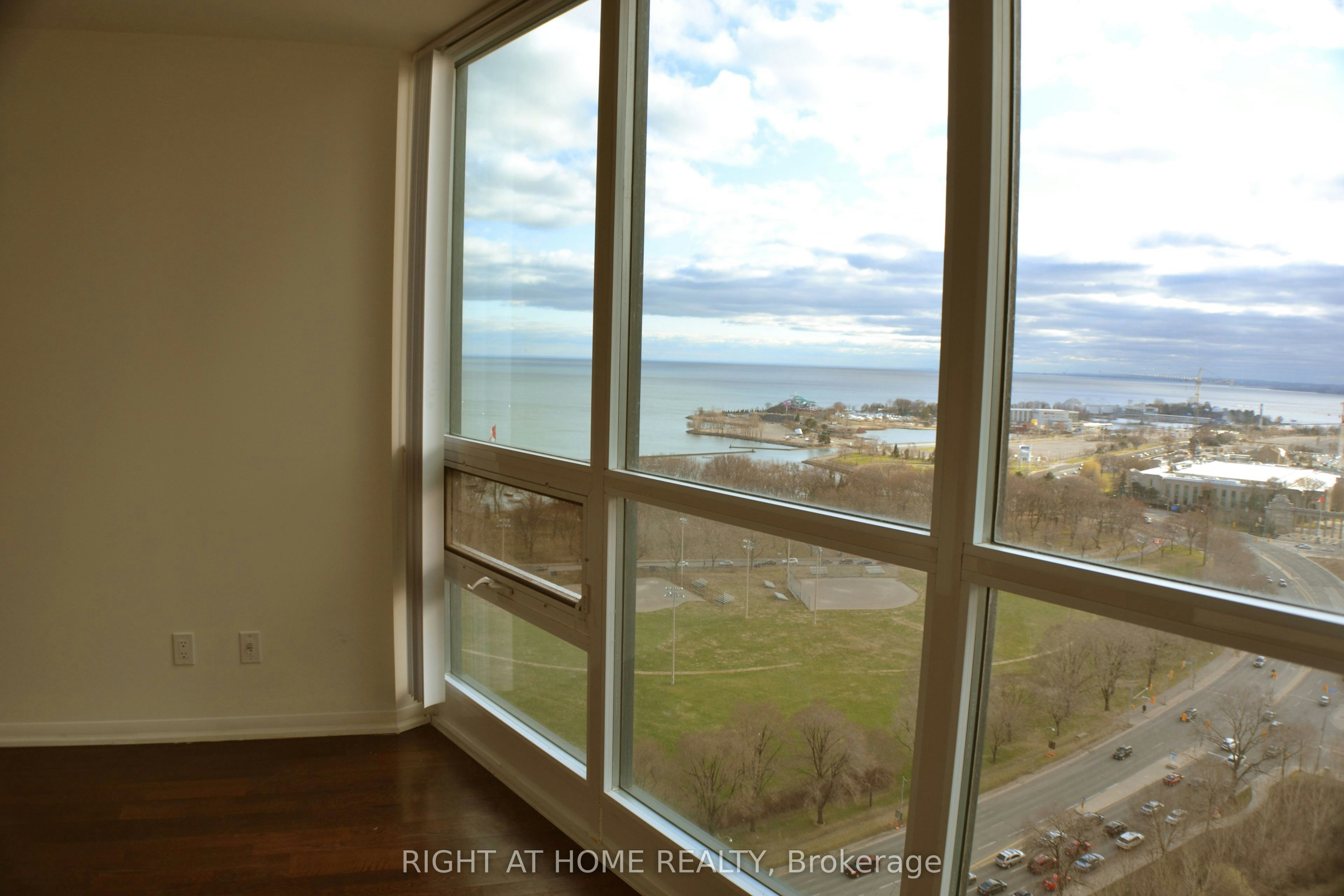 2306-215 Fort York Boulevard, Toronto, ON, M5V 4A2 - 6