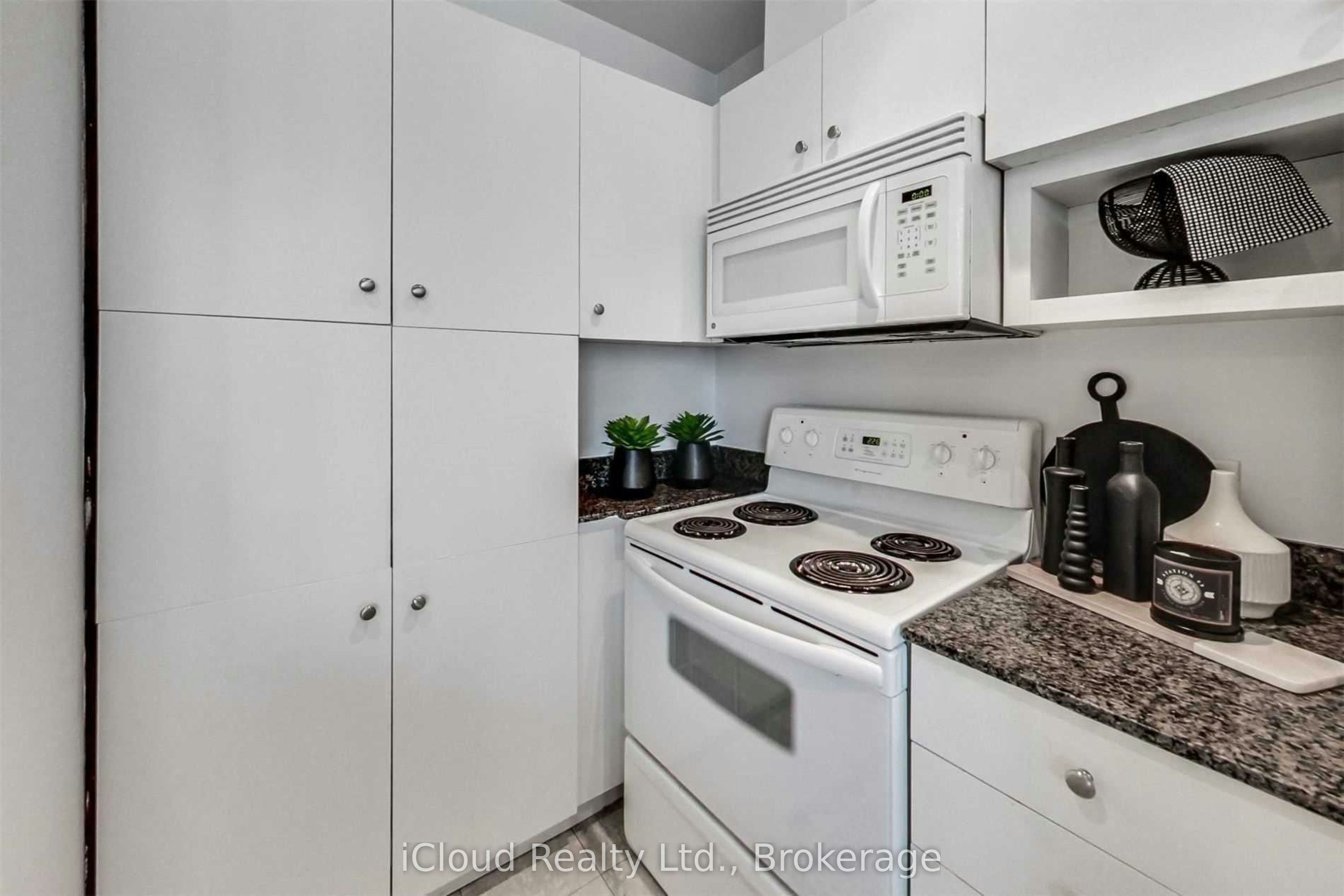 2501-208 Queens Quay, Toronto, ON, M5J 2Y5 - 6