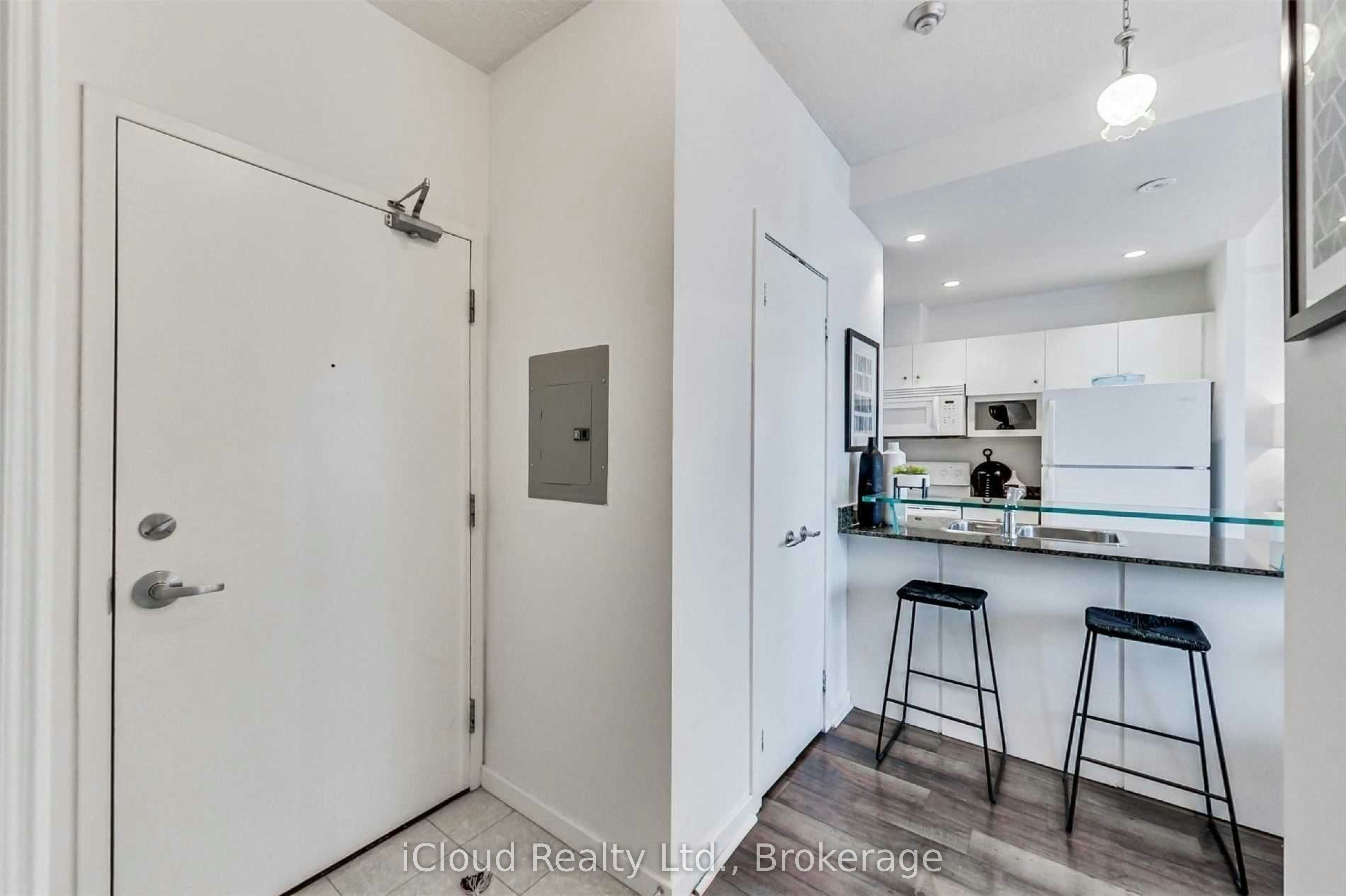 2501-208 Queens Quay, Toronto, ON, M5J 2Y5 - 3