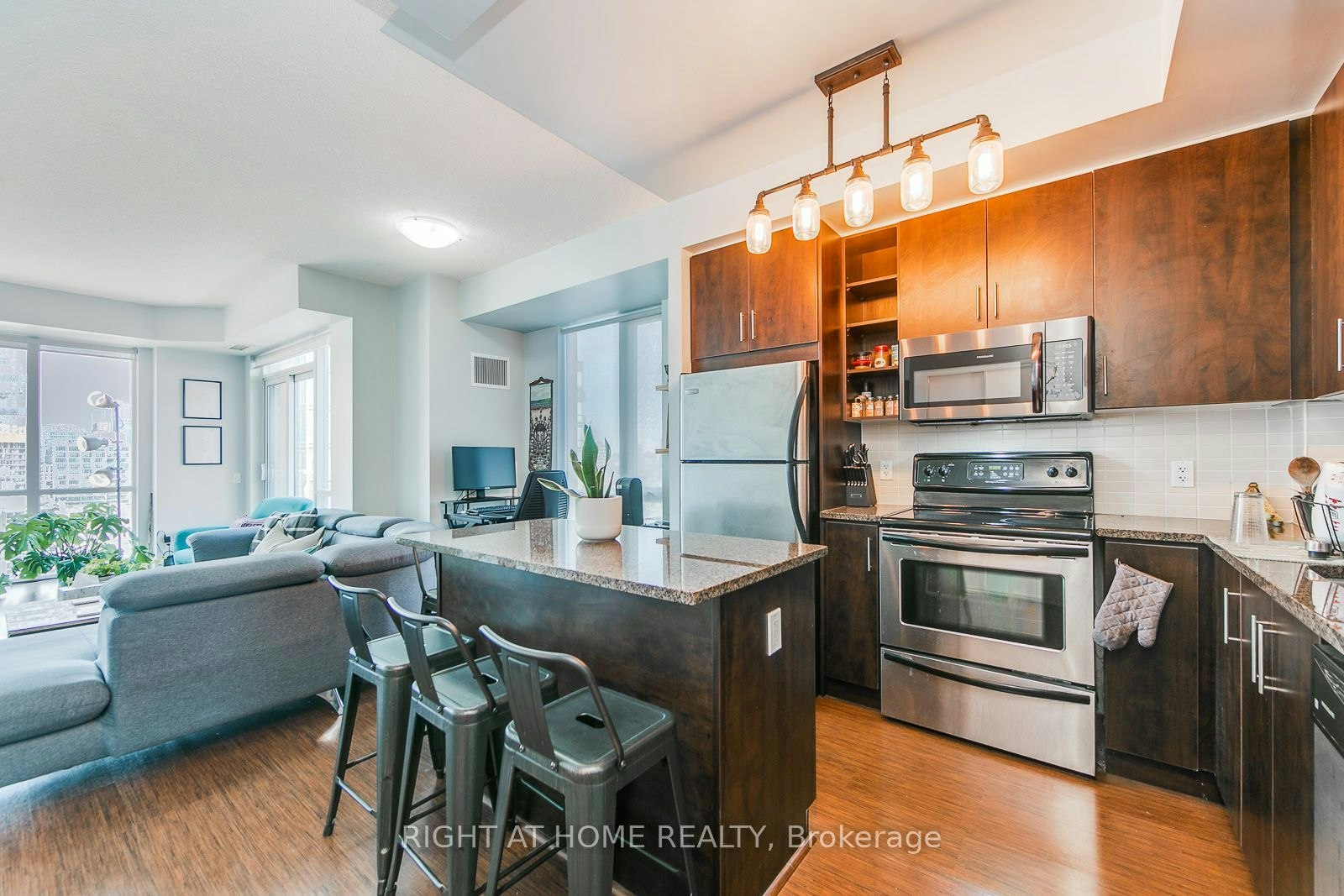 S1201-112 George Street, Toronto, ON, M5A 4P8 - 2