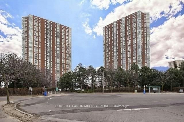 702-5 Concorde Place, Toronto, ON, M3C 3M8