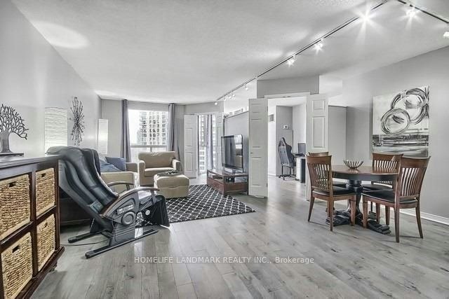 702-5 Concorde Place, Toronto, ON, M3C 3M8 - 3