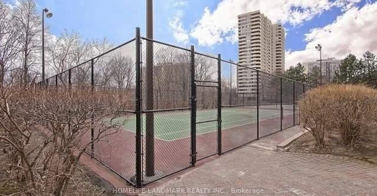 702-5 Concorde Place, Toronto, ON, M3C 3M8 - 9
