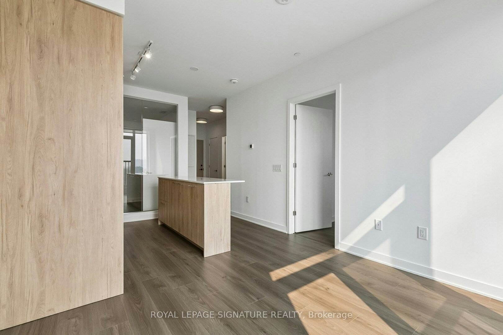 638-30 Dreamers Way, Toronto, ON, M5A 0Z1 - 4
