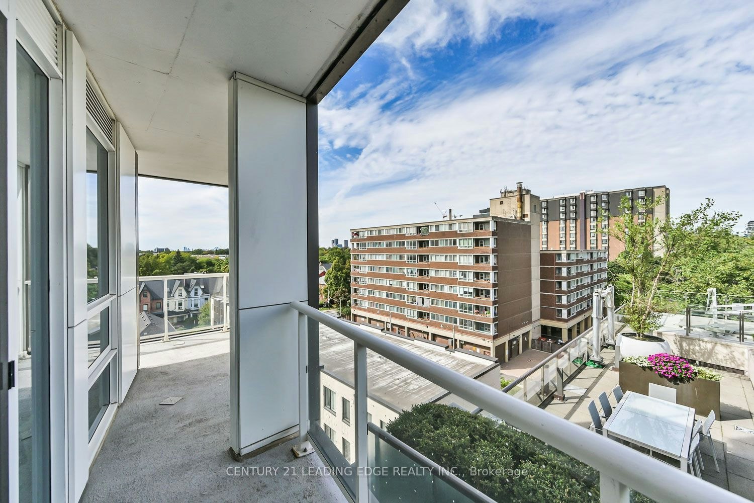 605-80 Vanauley Street, Toronto, ON, M5T 0C9 - 30
