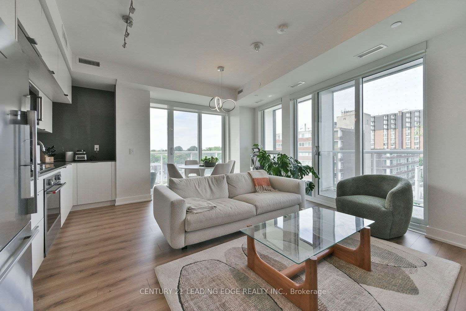 605-80 Vanauley Street, Toronto, ON, M5T 0C9 - 7