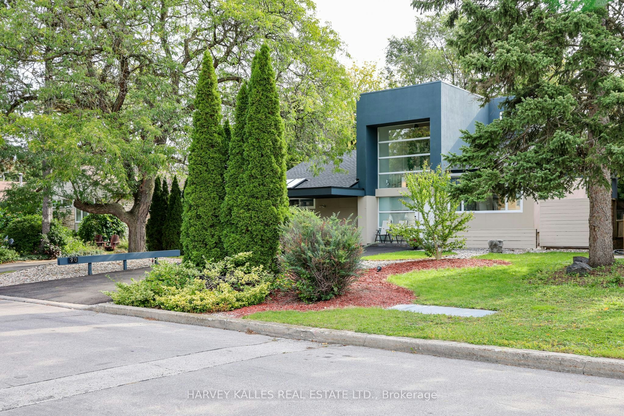 90 Berkinshaw Crescent, Toronto, ON, M3B 2T2