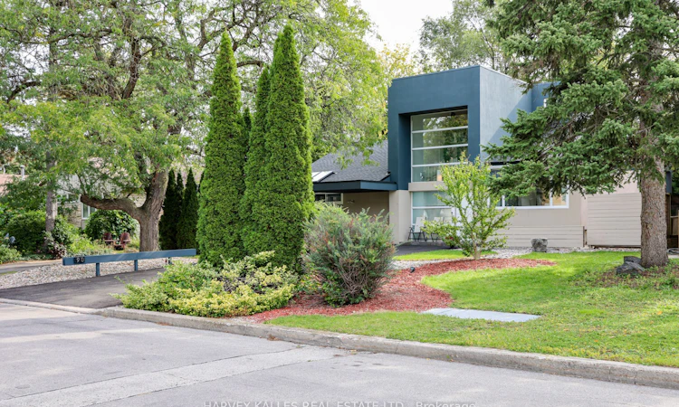 90 Berkinshaw Crescent