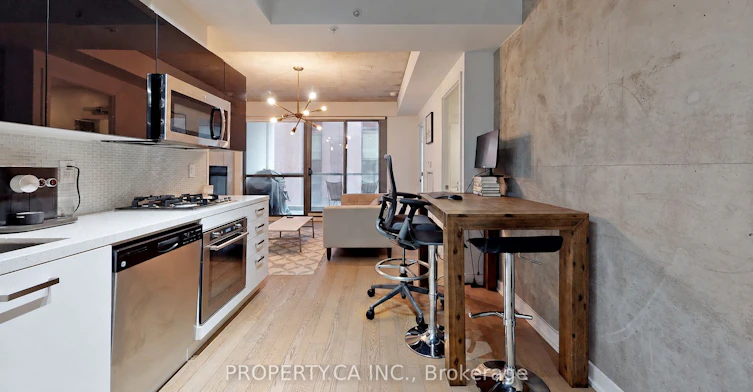 827-39 Brant Street, Toronto, ON, M5V 0M8 - 5
