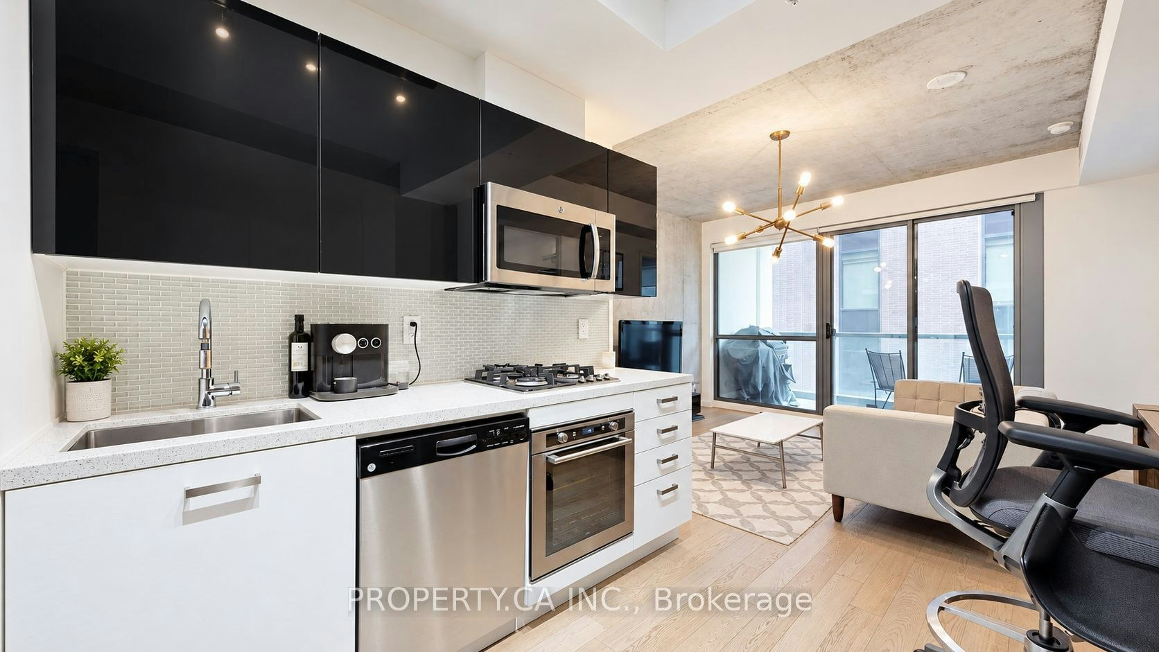827-39 Brant Street, Toronto, ON, M5V 0M8 - 21