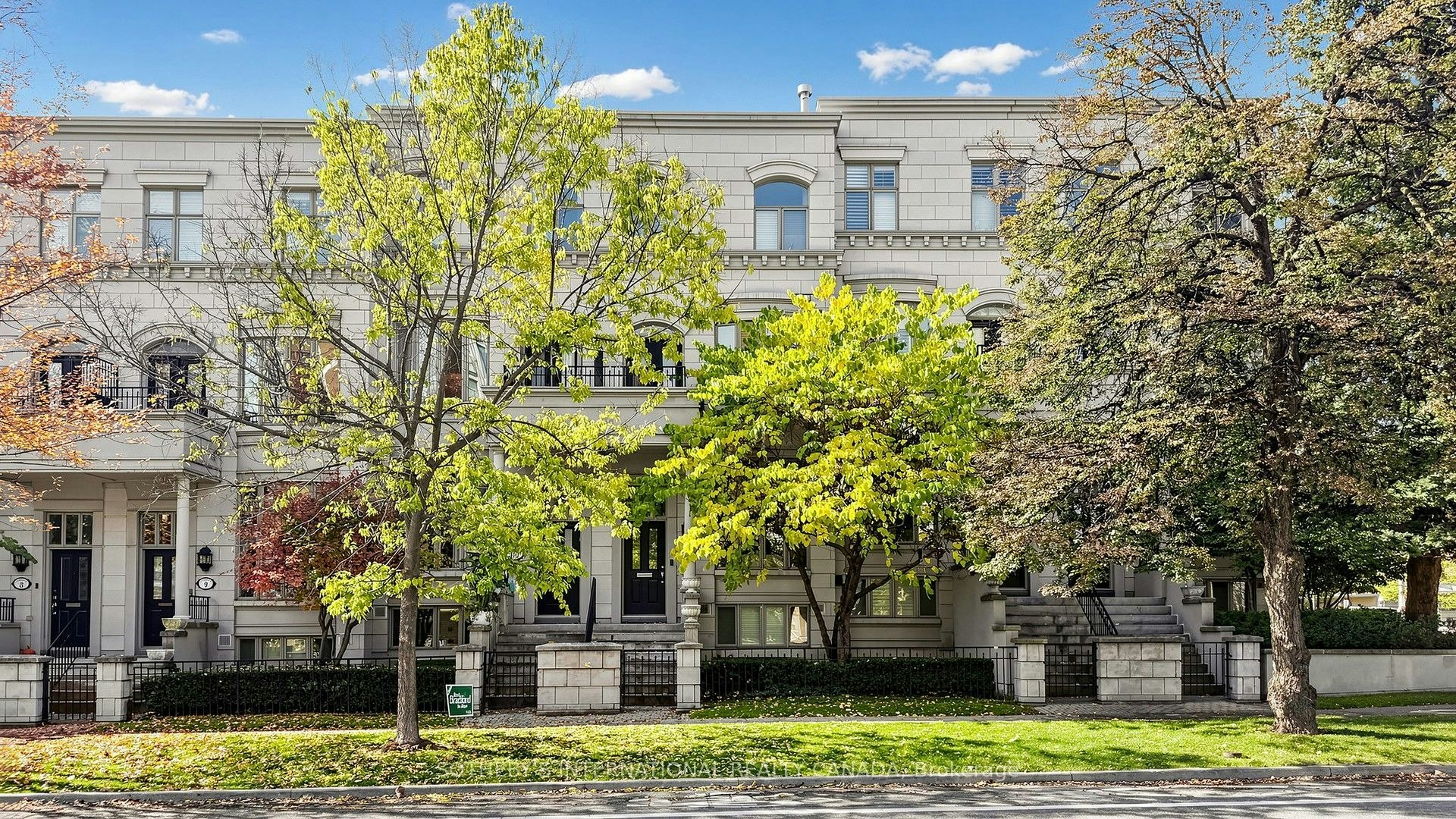 11-260 Russell Hill Road, Toronto, ON, M4V 2T2