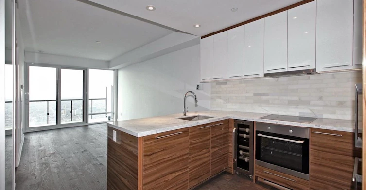 3811-488 University Avenue, Toronto, ON, M5G 0C1 - 2