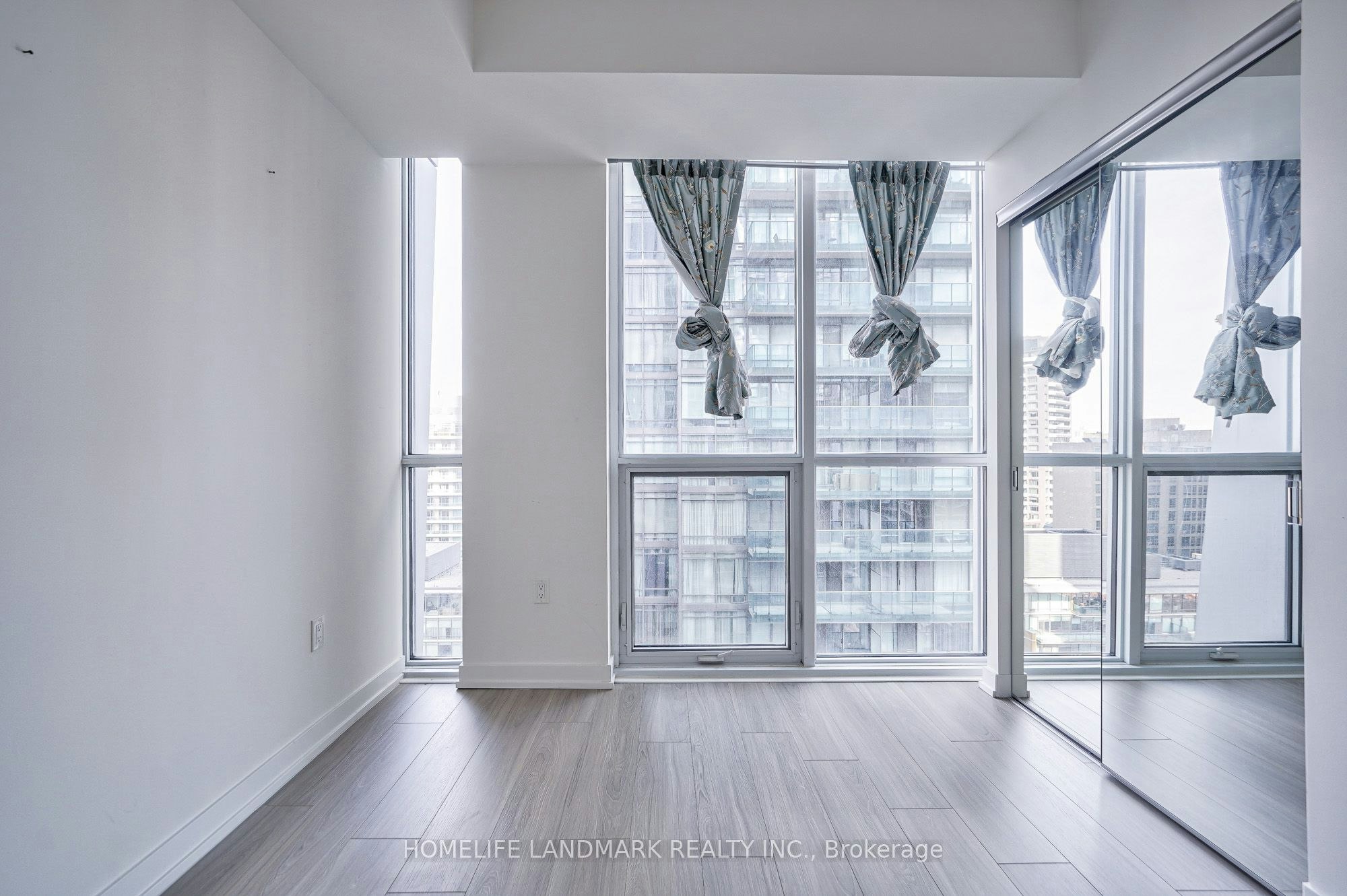 1206-1 Yorkville Avenue, Toronto, ON, M4W 1L1 - 17