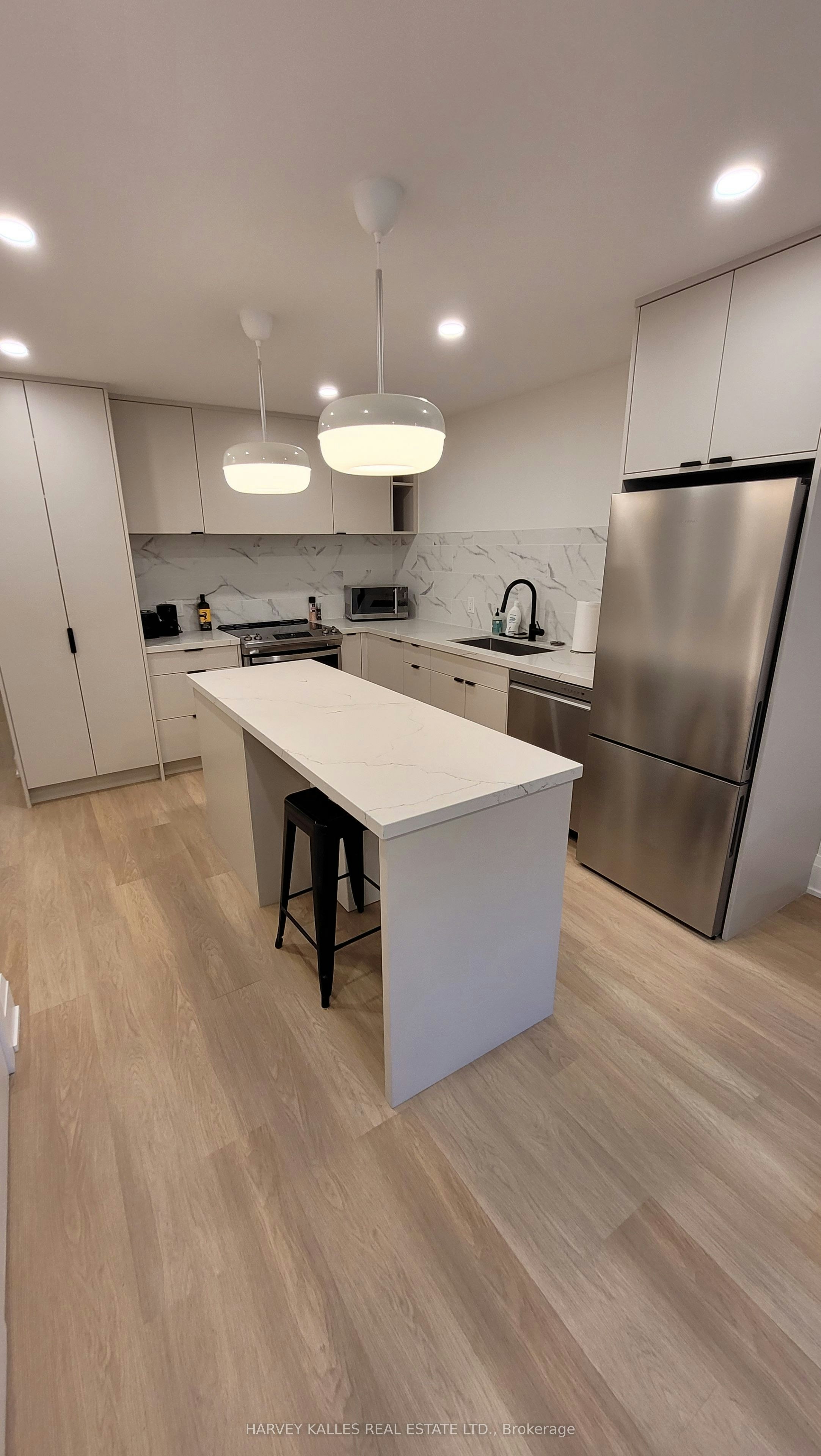 Lower-66 Argyle Street, Toronto, ON, M6J 1N9 - 5