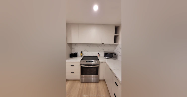Lower-66 Argyle Street, Toronto, ON, M6J 1N9 - 8