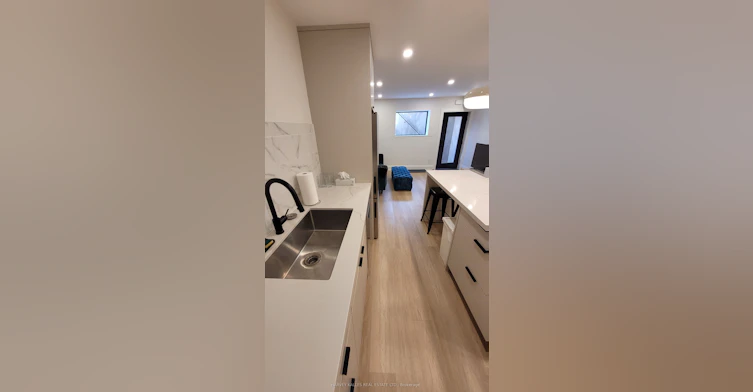 Lower-66 Argyle Street, Toronto, ON, M6J 1N9 - 7