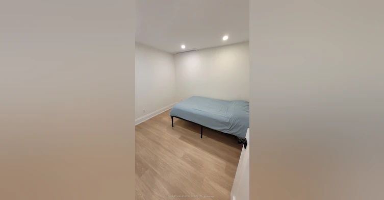 Lower-66 Argyle Street, Toronto, ON, M6J 1N9 - 13