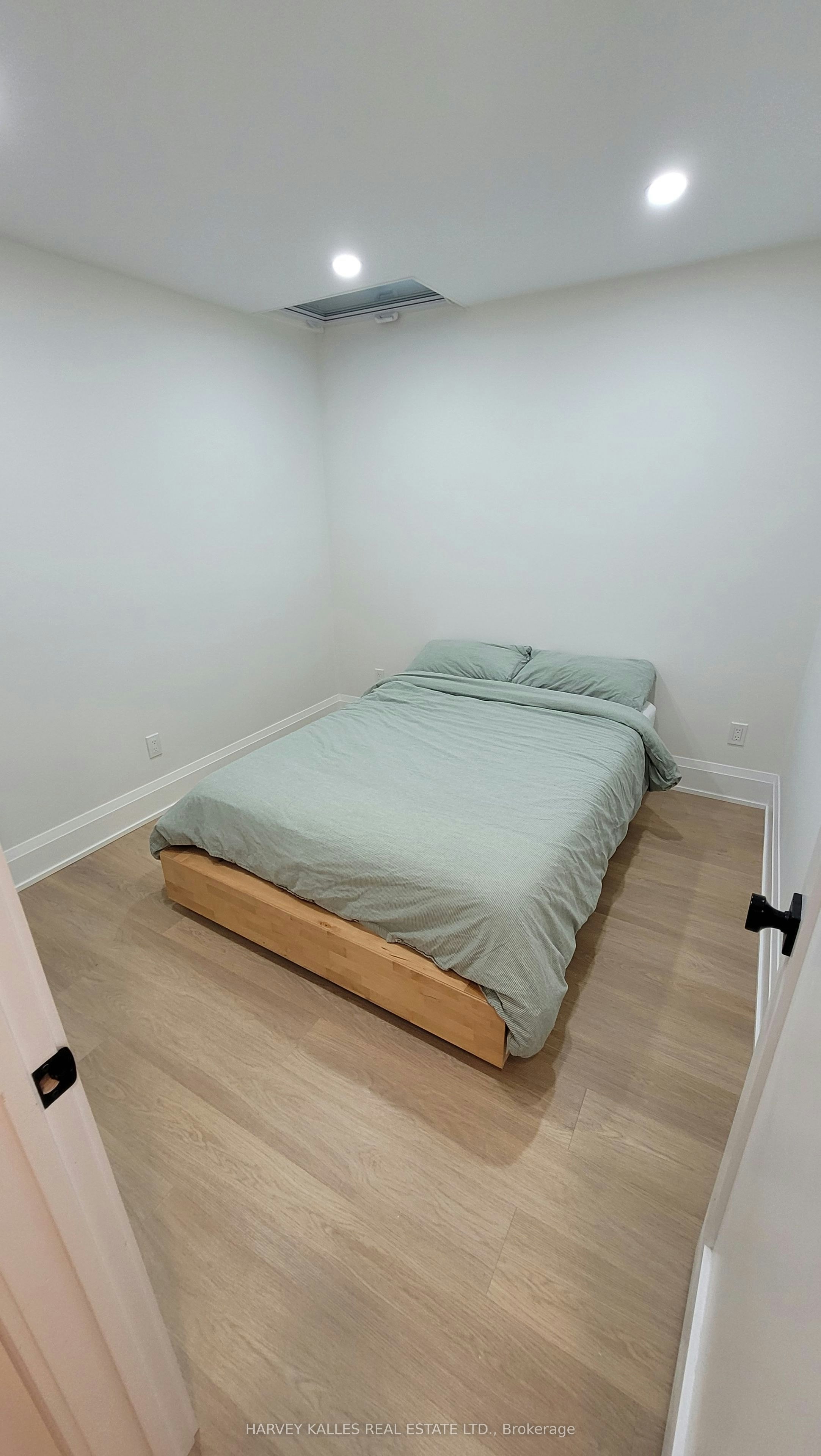 Lower-66 Argyle Street, Toronto, ON, M6J 1N9 - 11