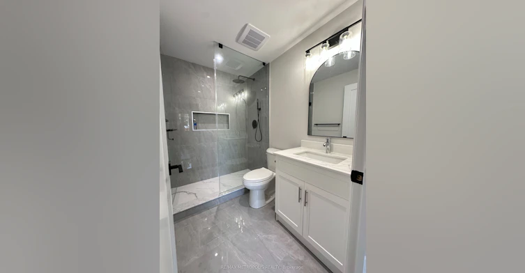 94 Saint Clarens Avenue, Toronto, ON, M6K 2S5 - 8