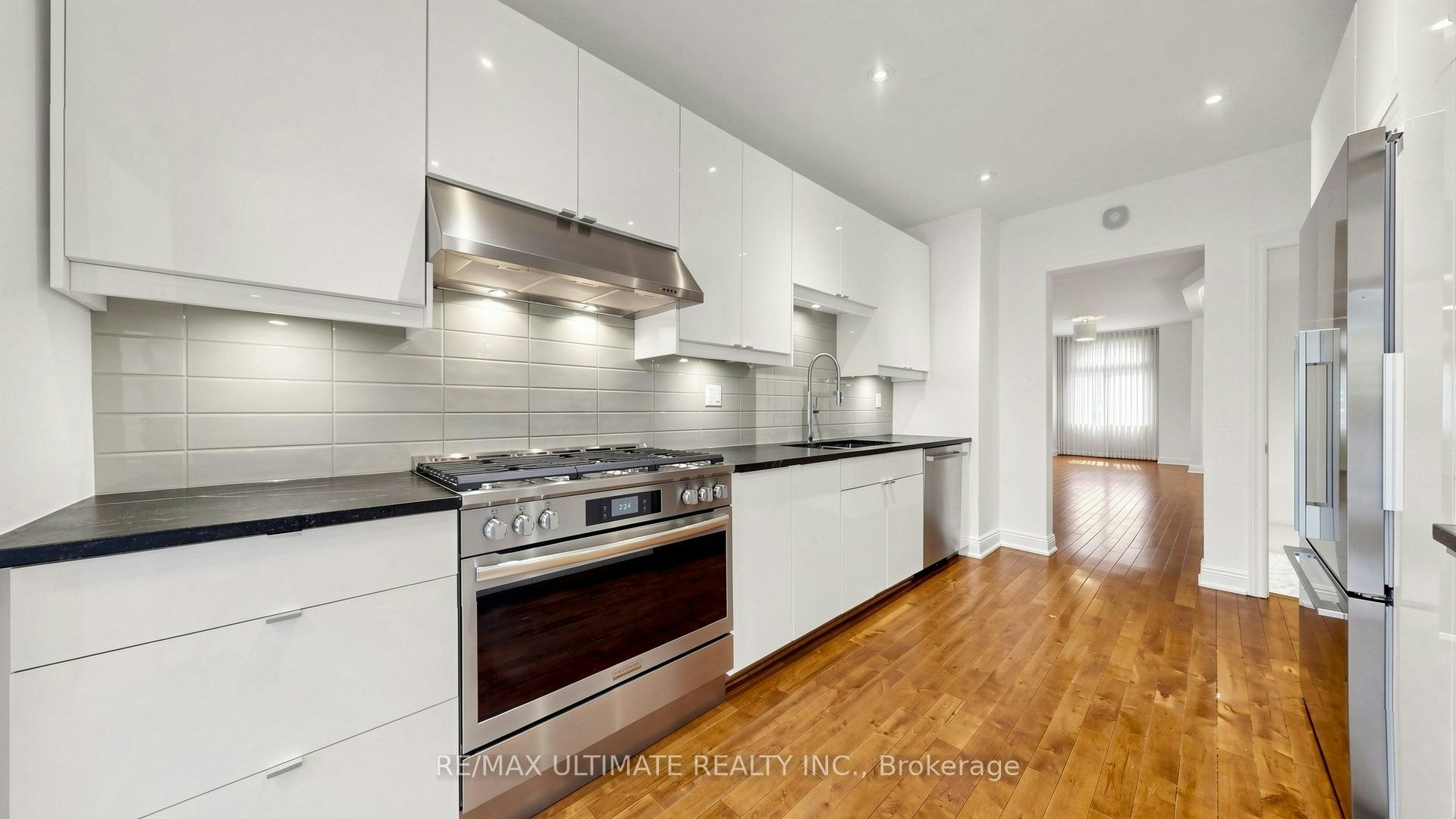 5 Collahie Street, Toronto, ON, M6J 1T6 - 11
